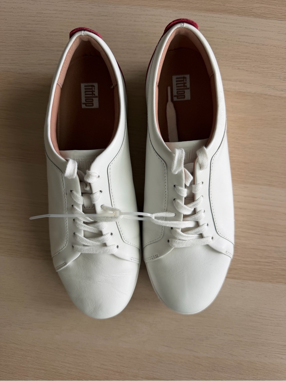 FitFlop Rally White Leather Sneakers Snake Trim Heel Comfort Sz 8.5 Never Worn